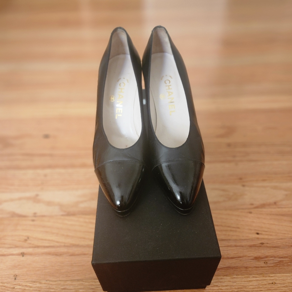Vintage Chanel Black Leather Vernis Cap Toe Heels